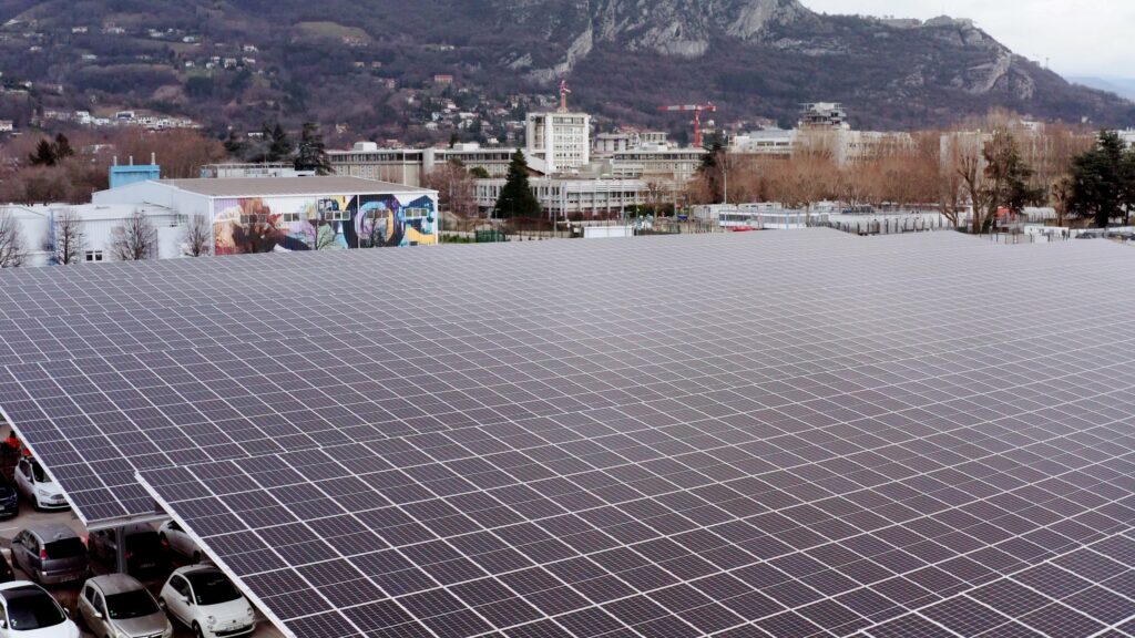 Photo aérienne de la centrale solaire STMicro Grenoble